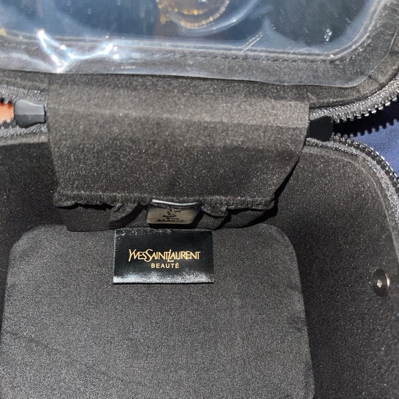 Yves Saint Laurent Black Quilted VIP - GWP Beaute Cosmetic Case. Limited edition - Picture 16 of 17